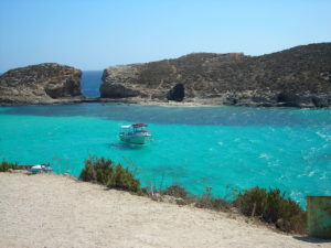 Diez islas deshabitadas sorprendentemente hermosas que te cautivarán: Cominotto, Isla en Malta
