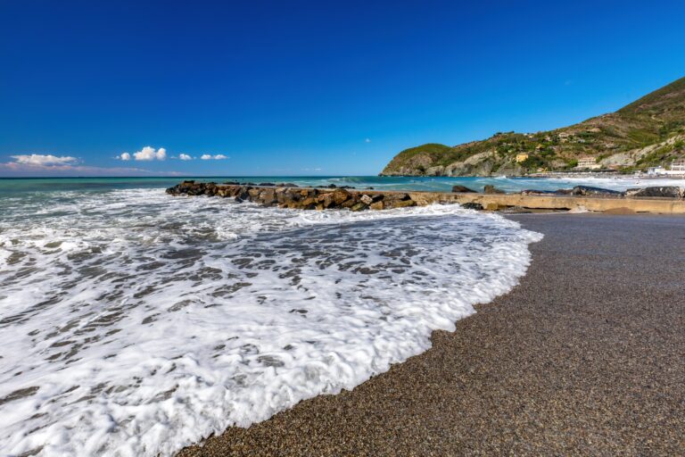 Playa de Levanto, una de las mejores playas de Italia